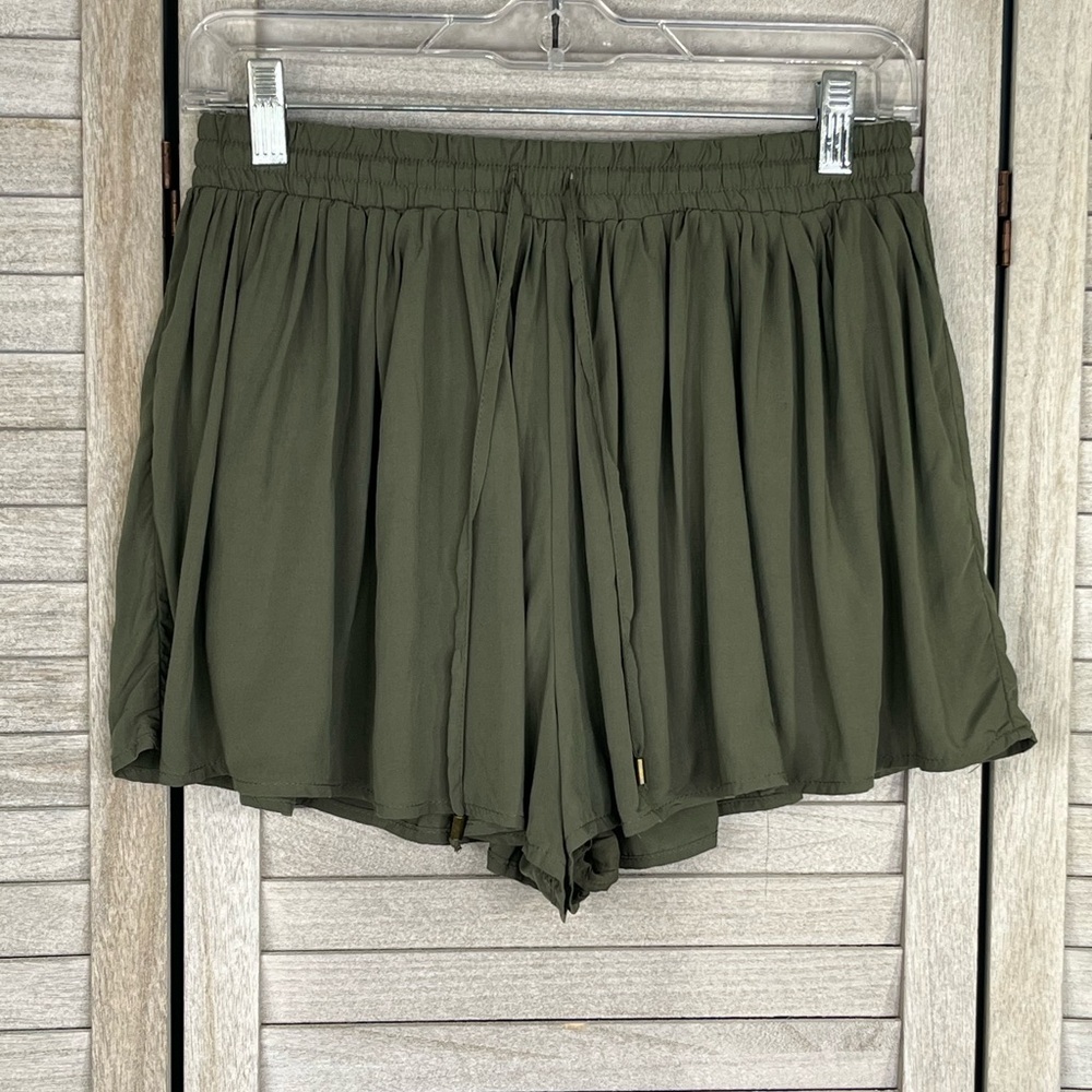 FOREVER 21 Casual Pull On Shorts Elastic Waist Olive Green-Small